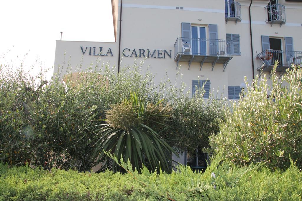 Residence Villa Carmen Fronte Mare A 50 Mt Pietra Ligure Luaran gambar