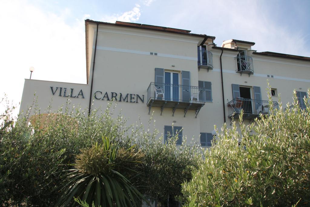 Residence Villa Carmen Fronte Mare A 50 Mt Pietra Ligure Luaran gambar