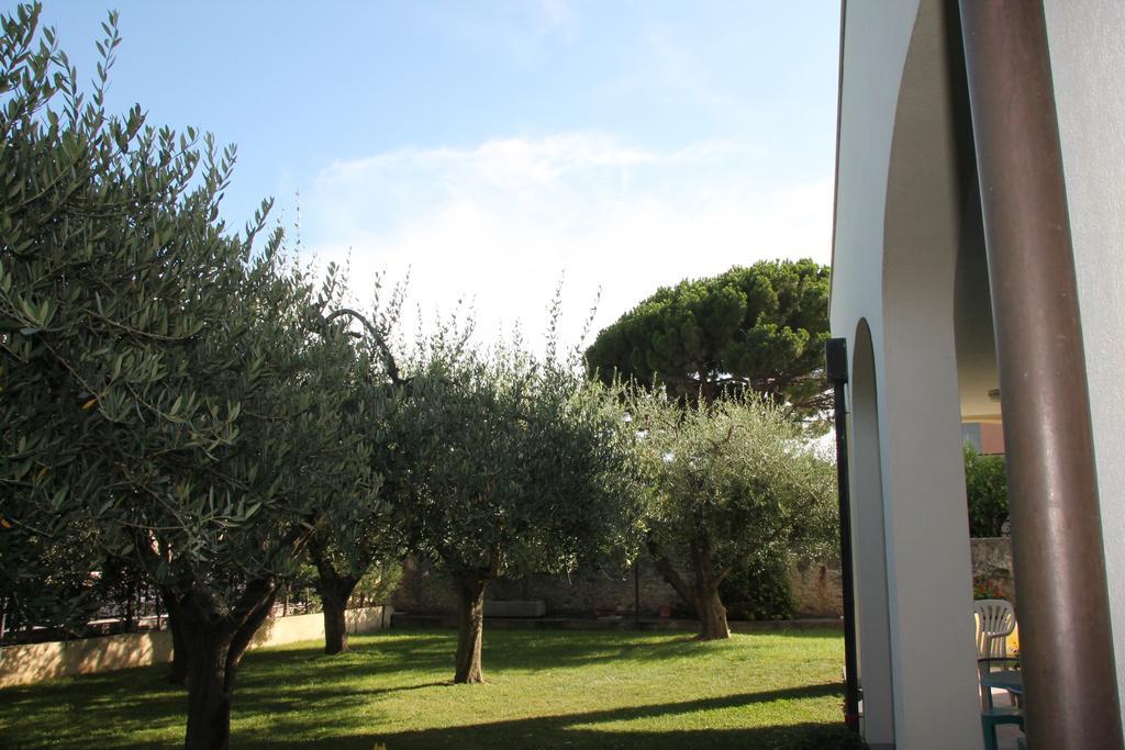 Residence Villa Carmen Fronte Mare A 50 Mt Pietra Ligure Luaran gambar