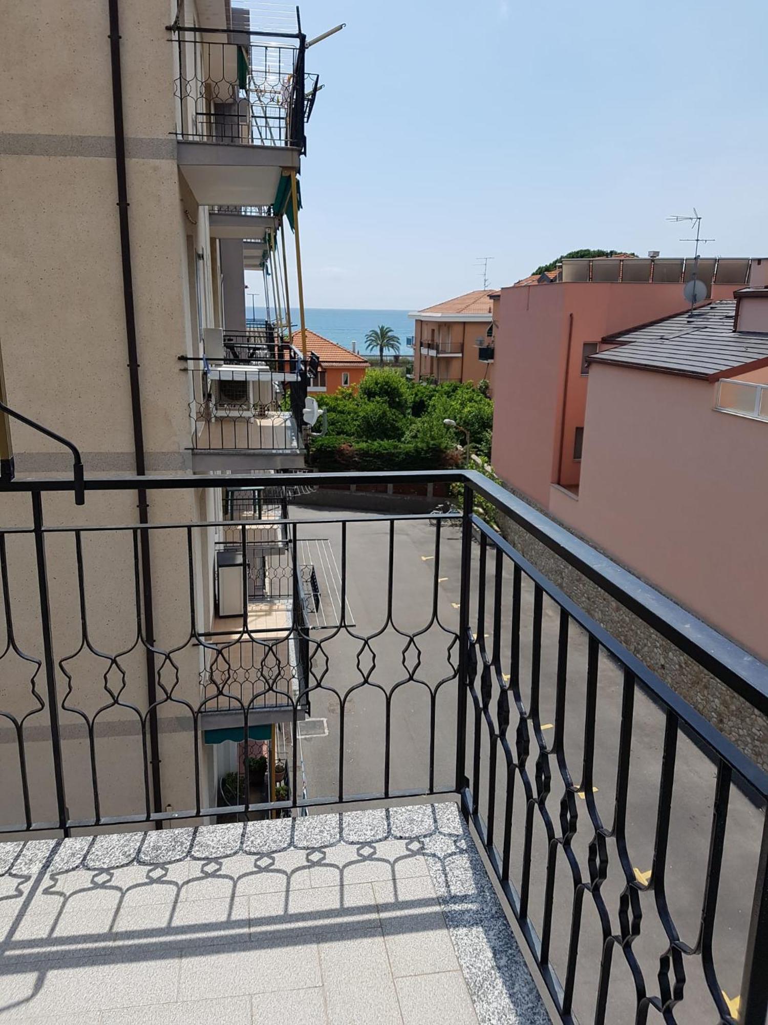 Residence Villa Carmen Fronte Mare A 50 Mt Pietra Ligure Luaran gambar