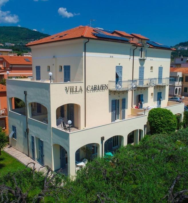 Residence Villa Carmen Fronte Mare A 50 Mt Pietra Ligure Luaran gambar