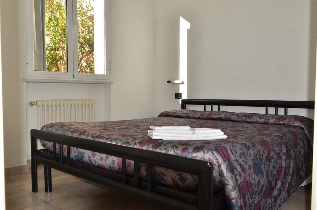 Residence Villa Carmen Fronte Mare A 50 Mt Pietra Ligure Luaran gambar